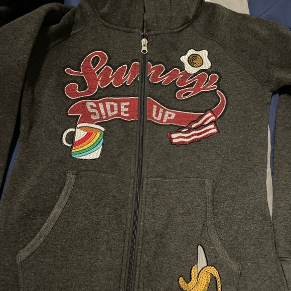 One piece - Picture 1 of 2